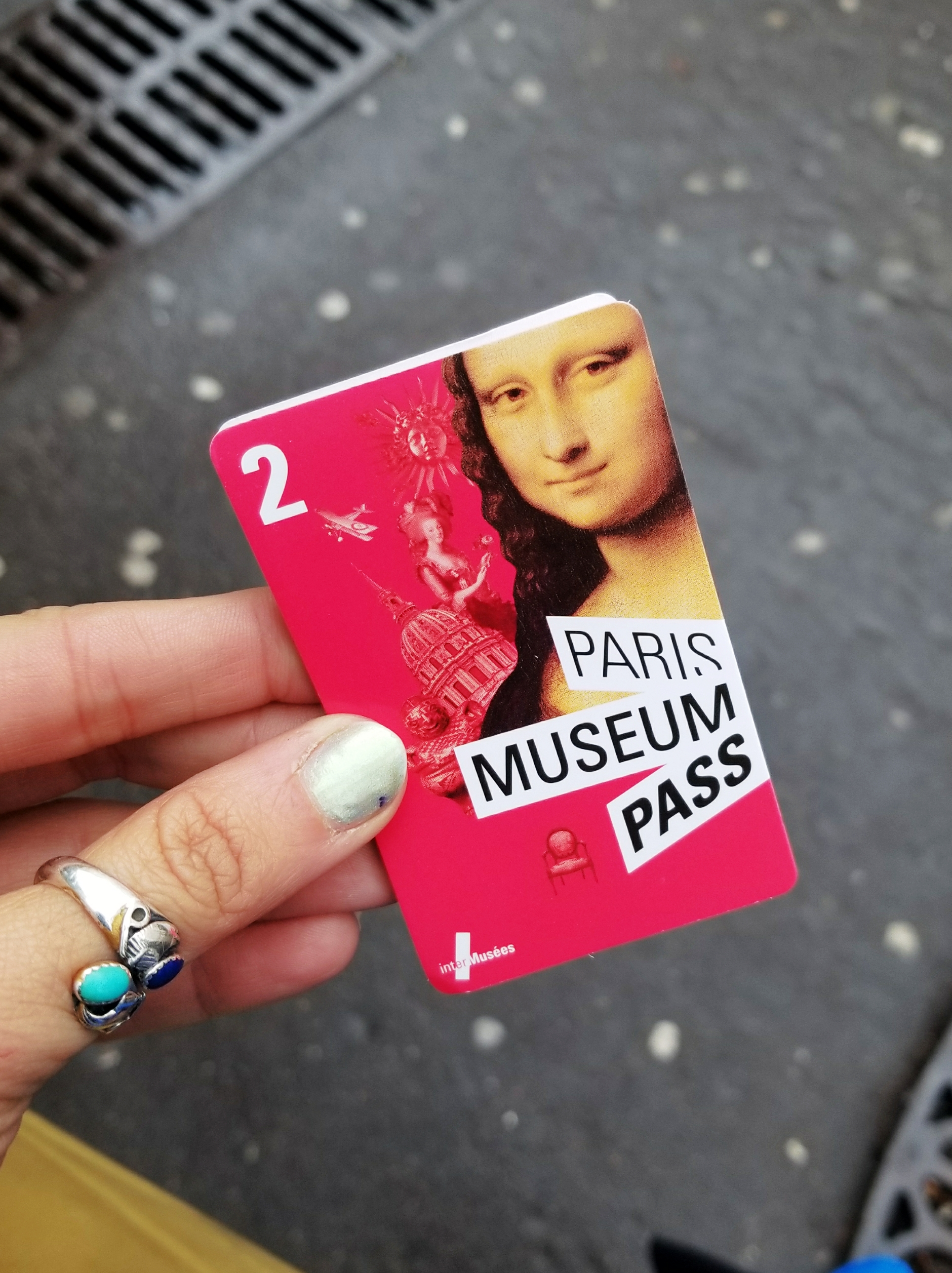 Lizzie Does Paris - Paris Museum Pass