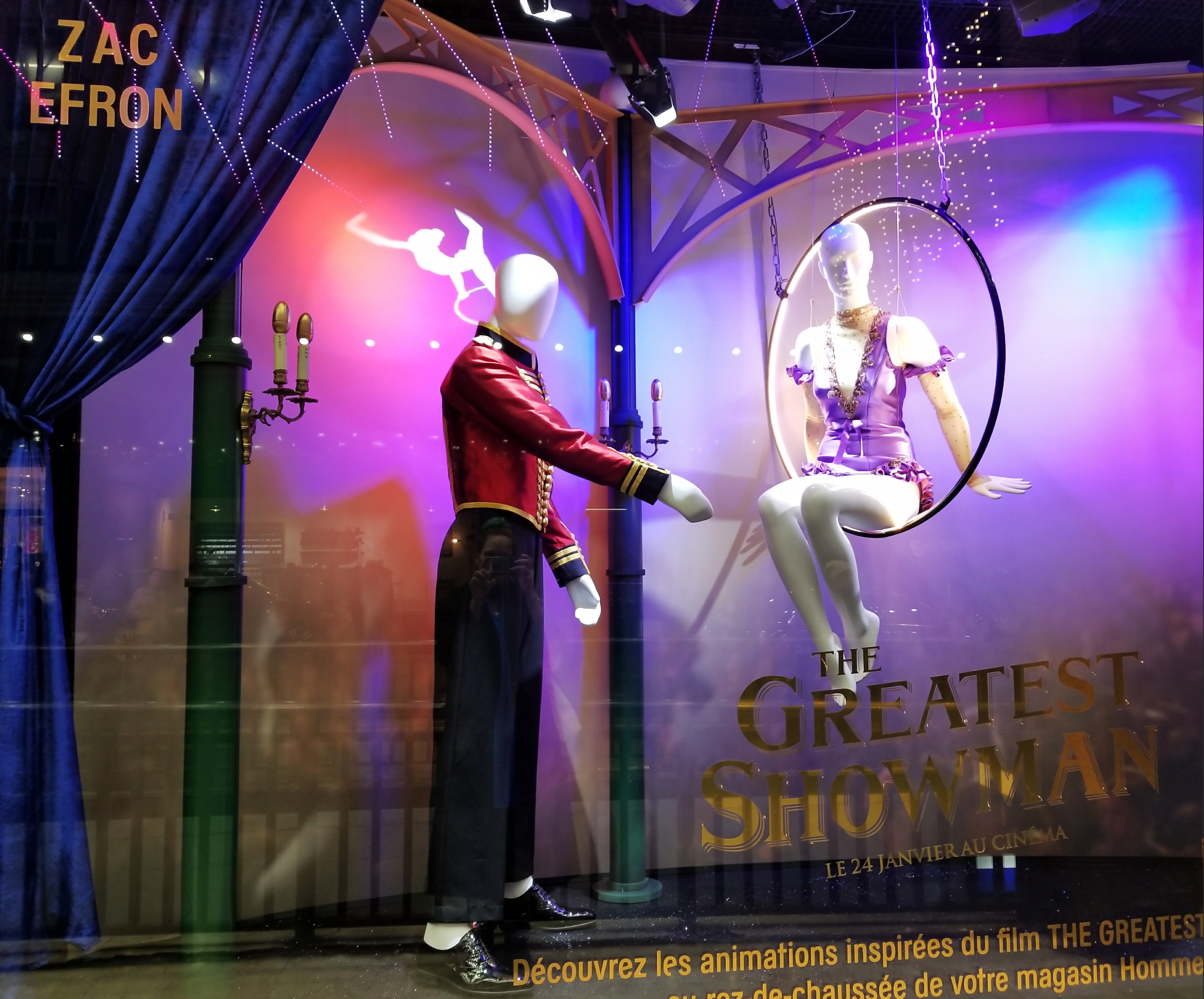 Lizzie does Paris - The Greatest Showman