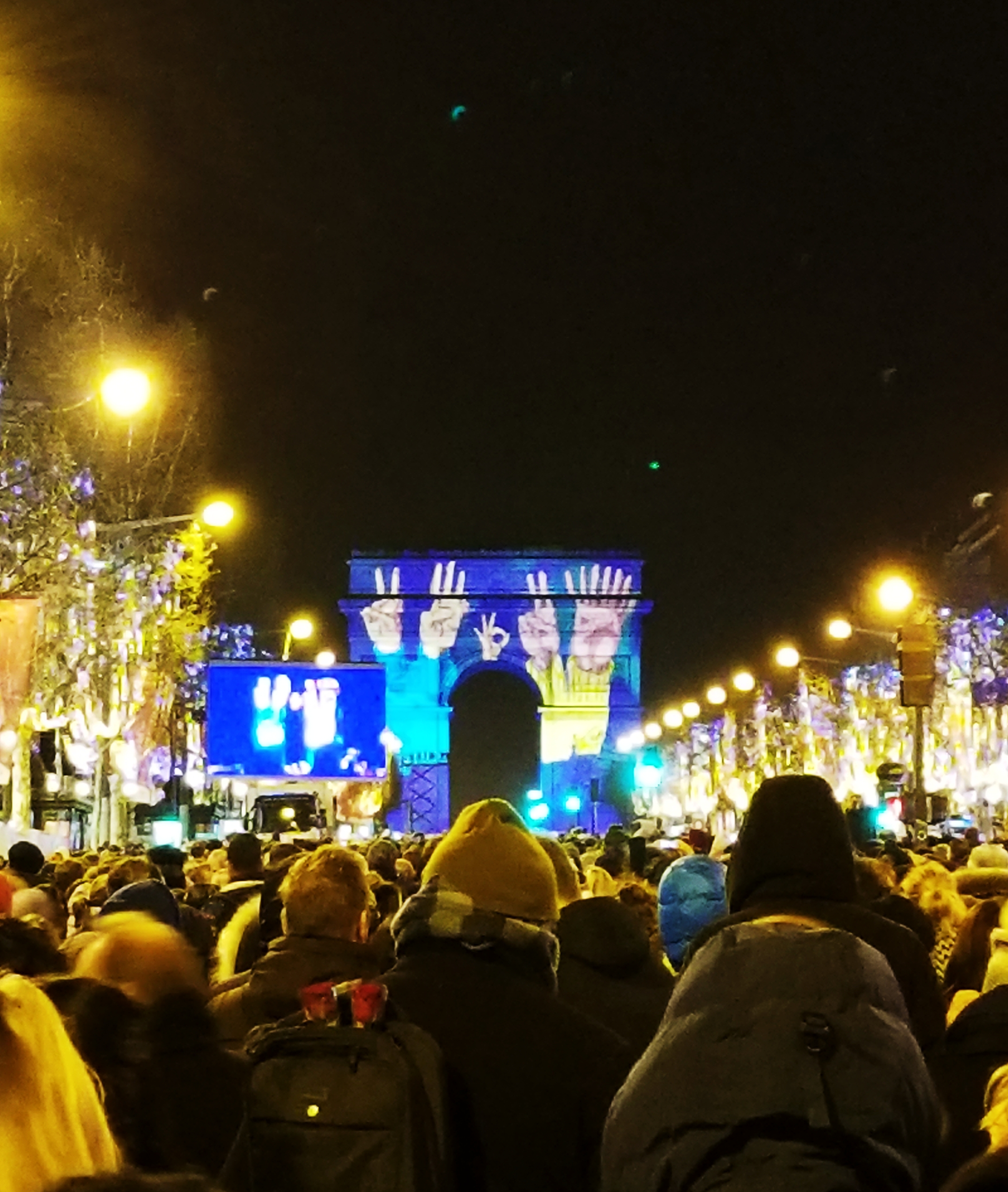 Lizzie does Paris - Arc du Triomphe