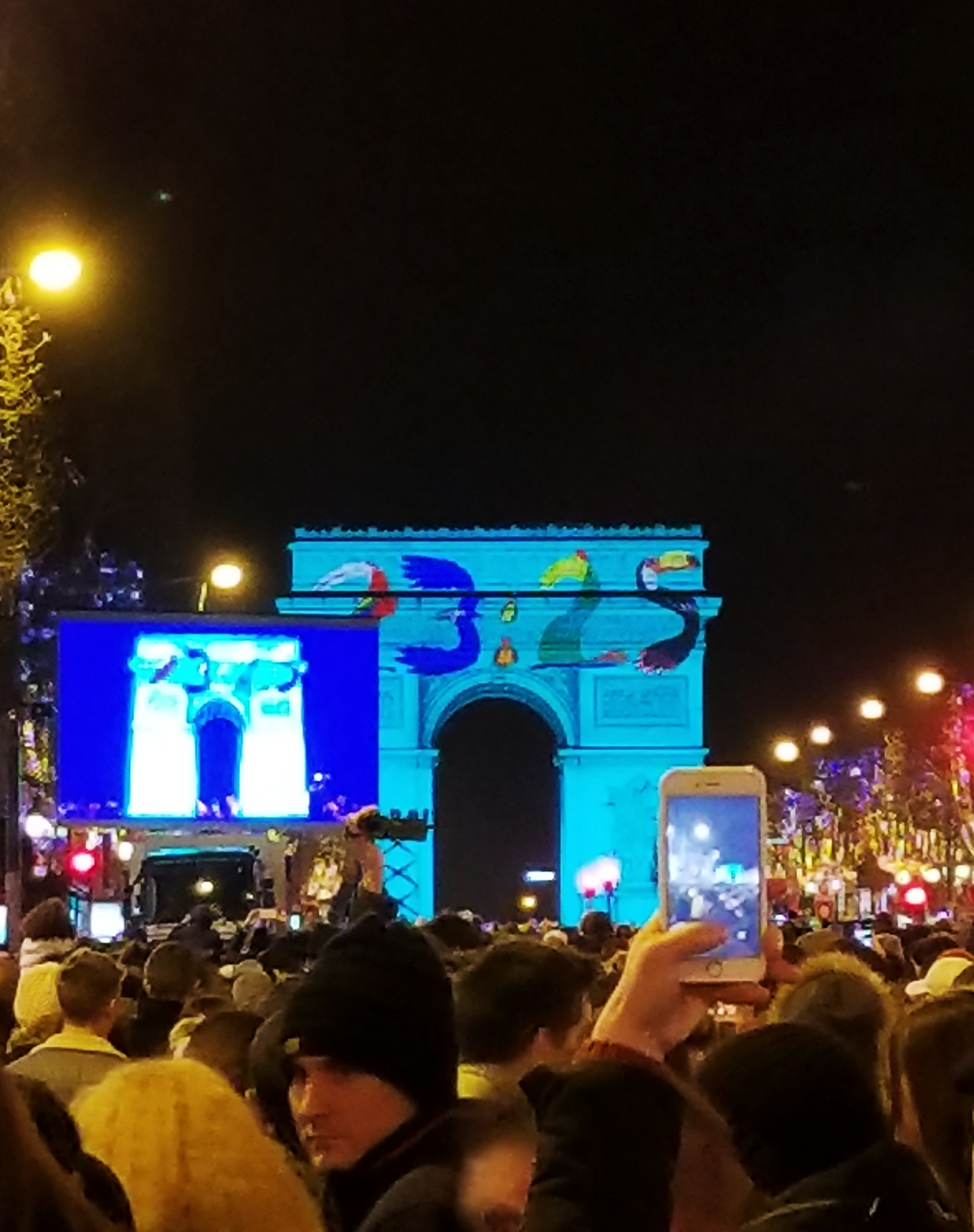 Lizzie does Paris - Arc du Triomphe