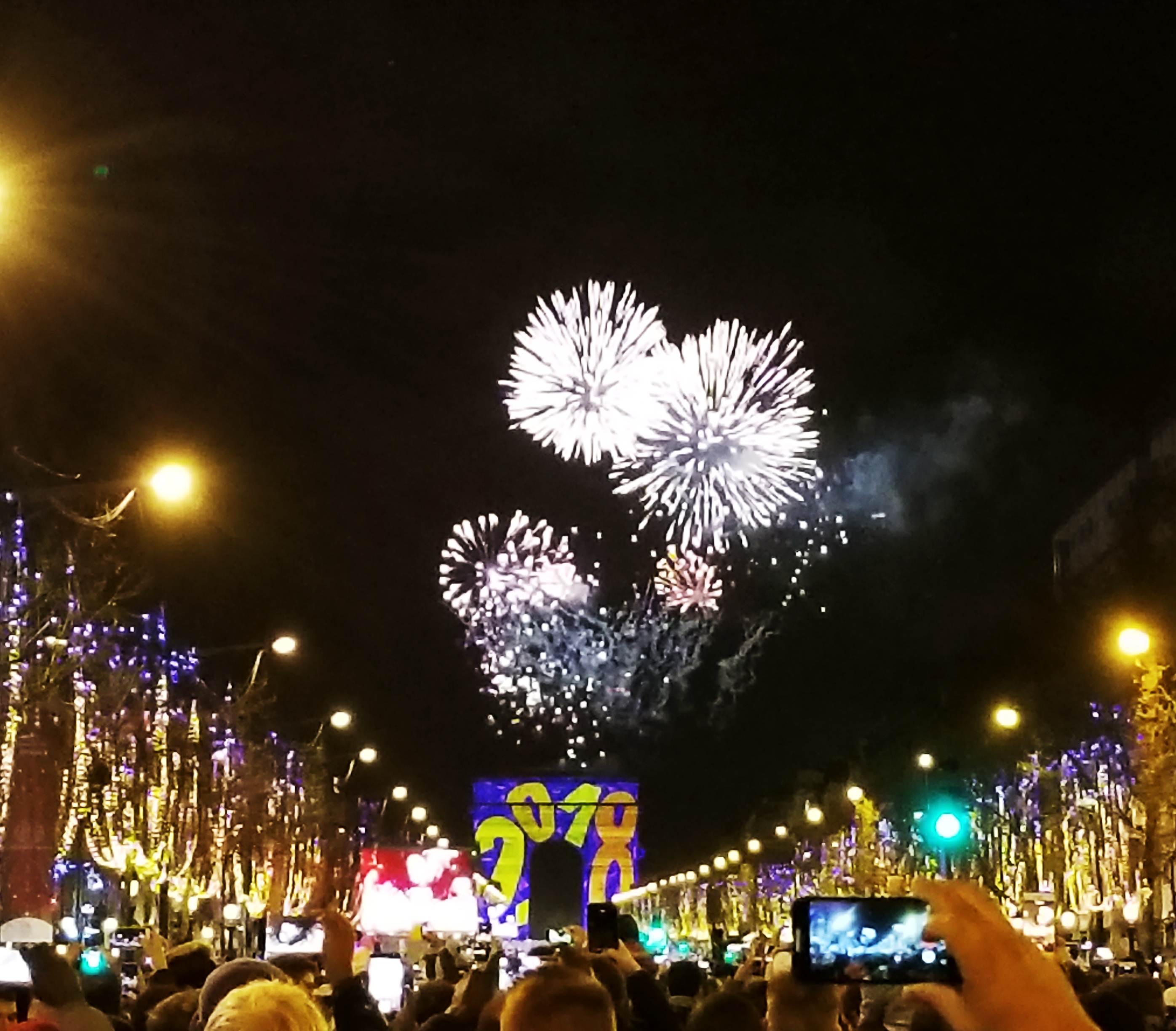 Lizzie does Paris - Arc du Triomphe