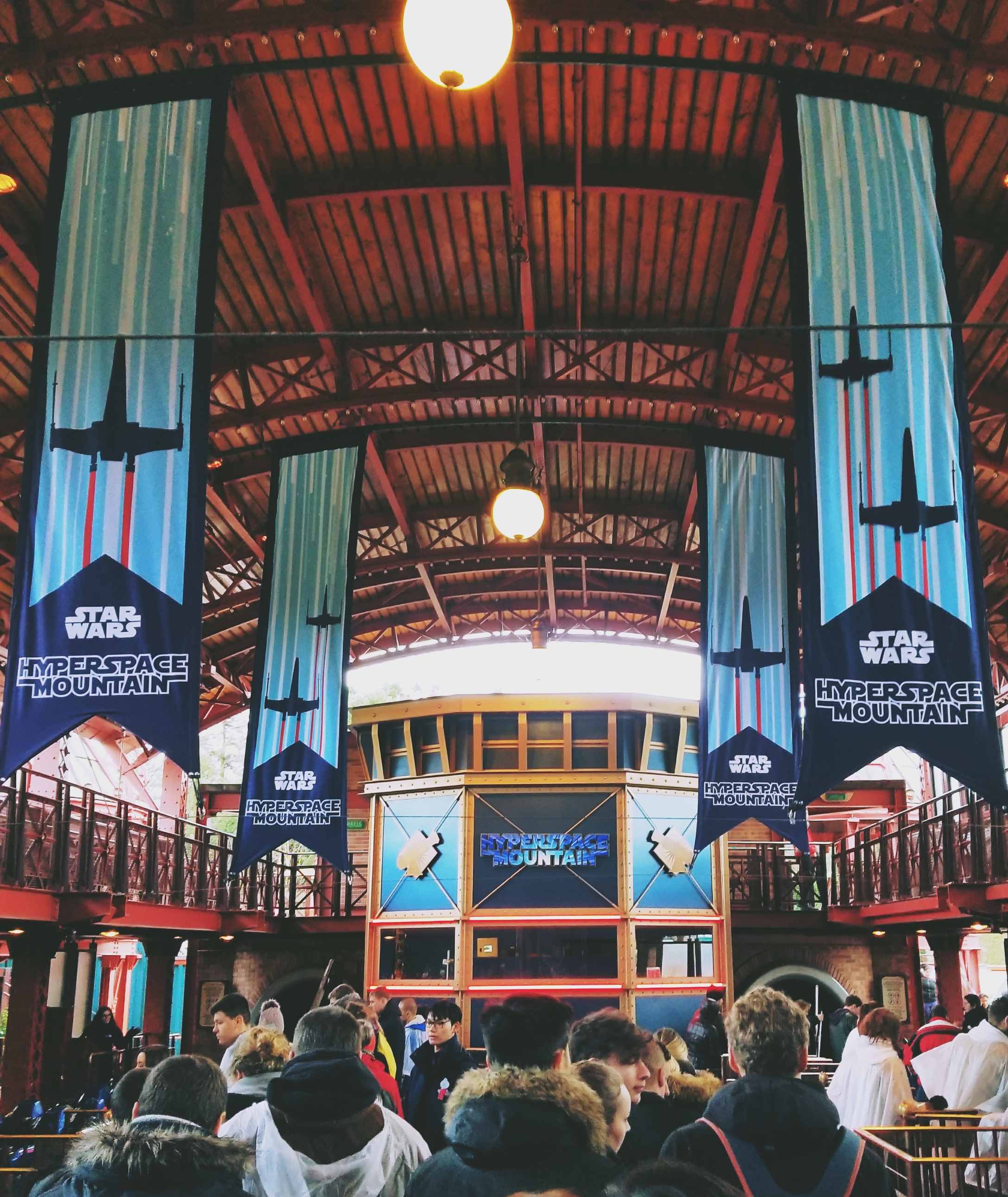 Lizzie Does Disneyland Paris - Hyperspace Mountain