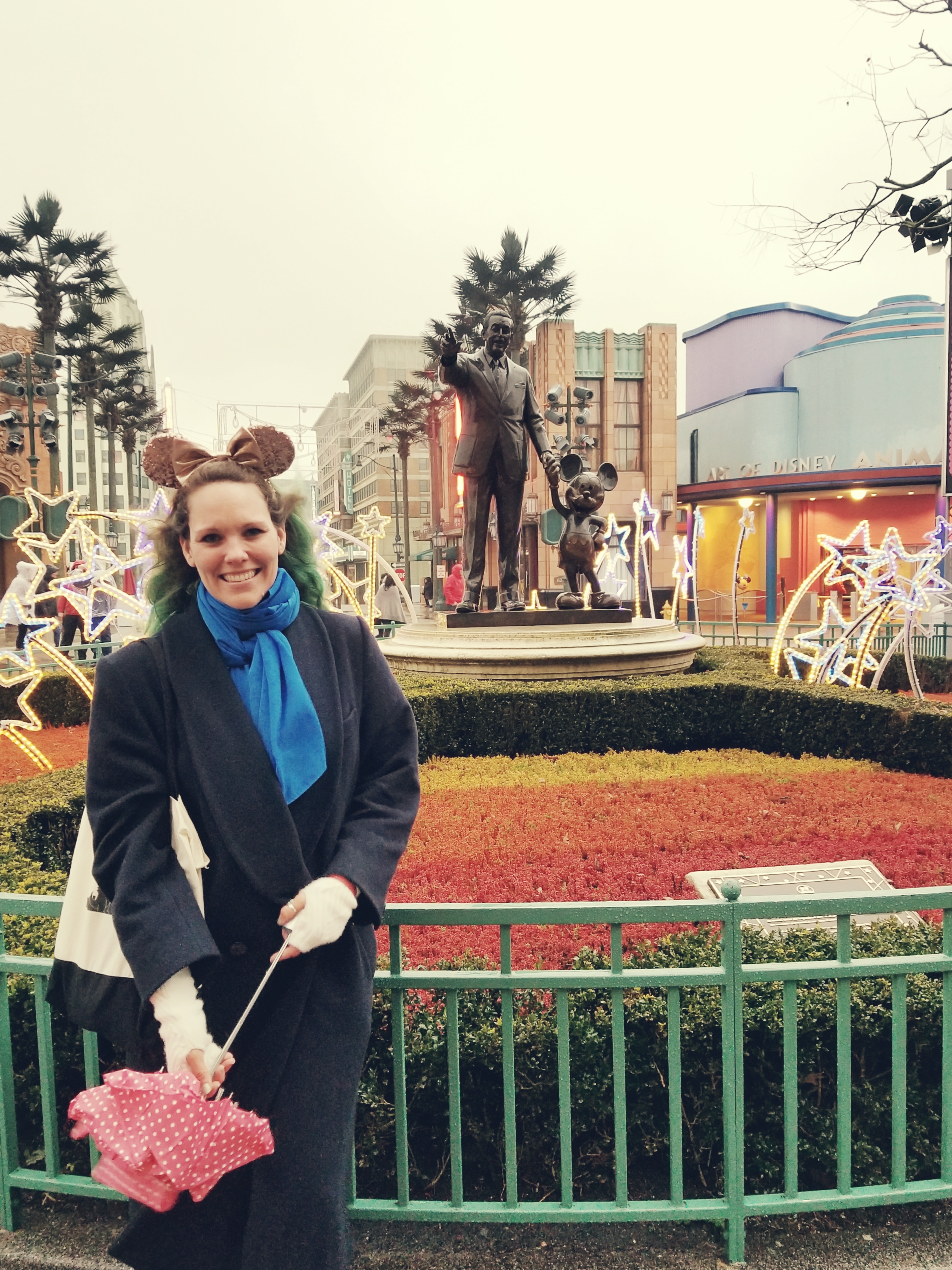 Lizzie Does Disneyland Paris 