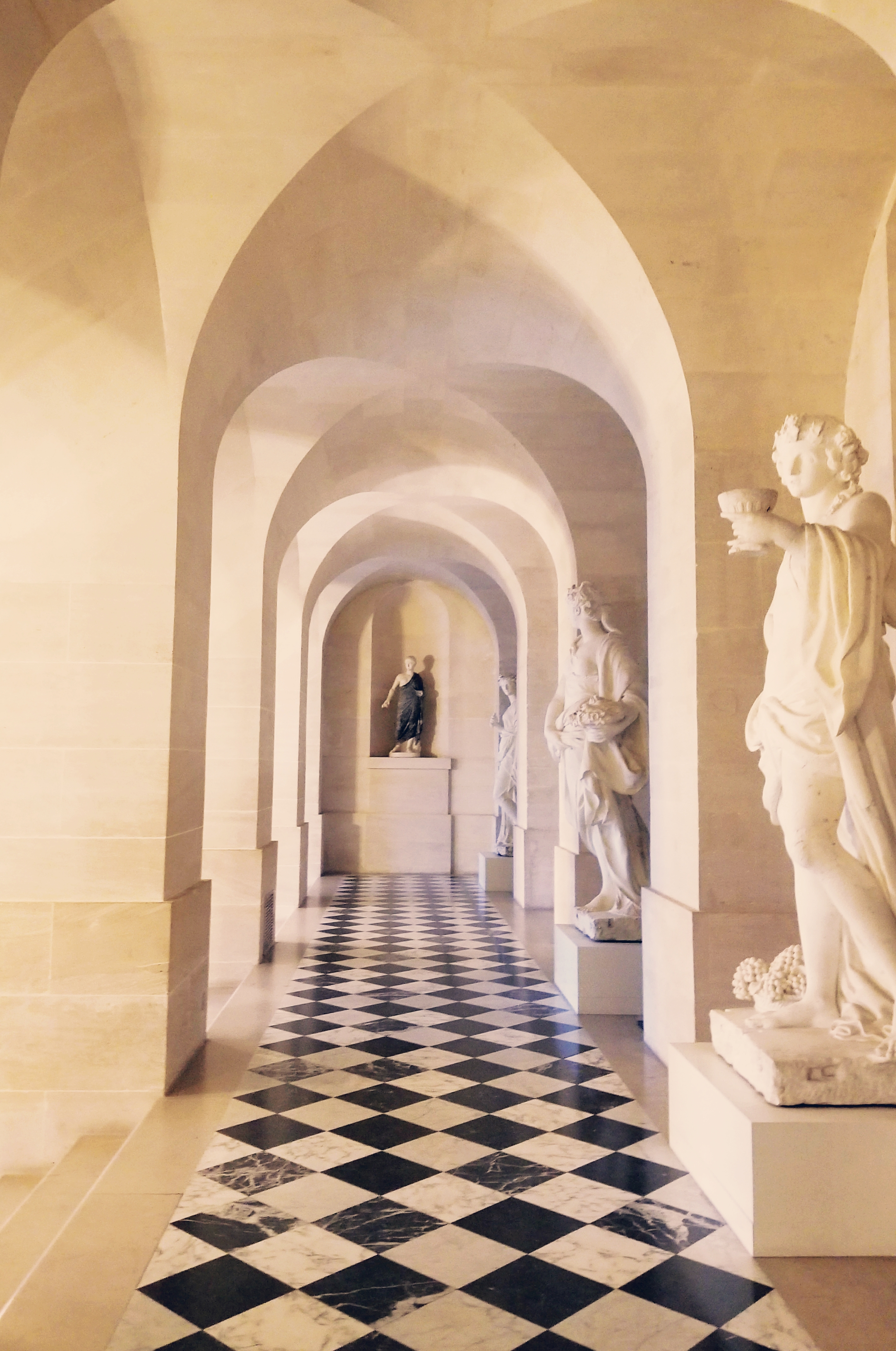 Lizzie does Paris - Palace of Versailles