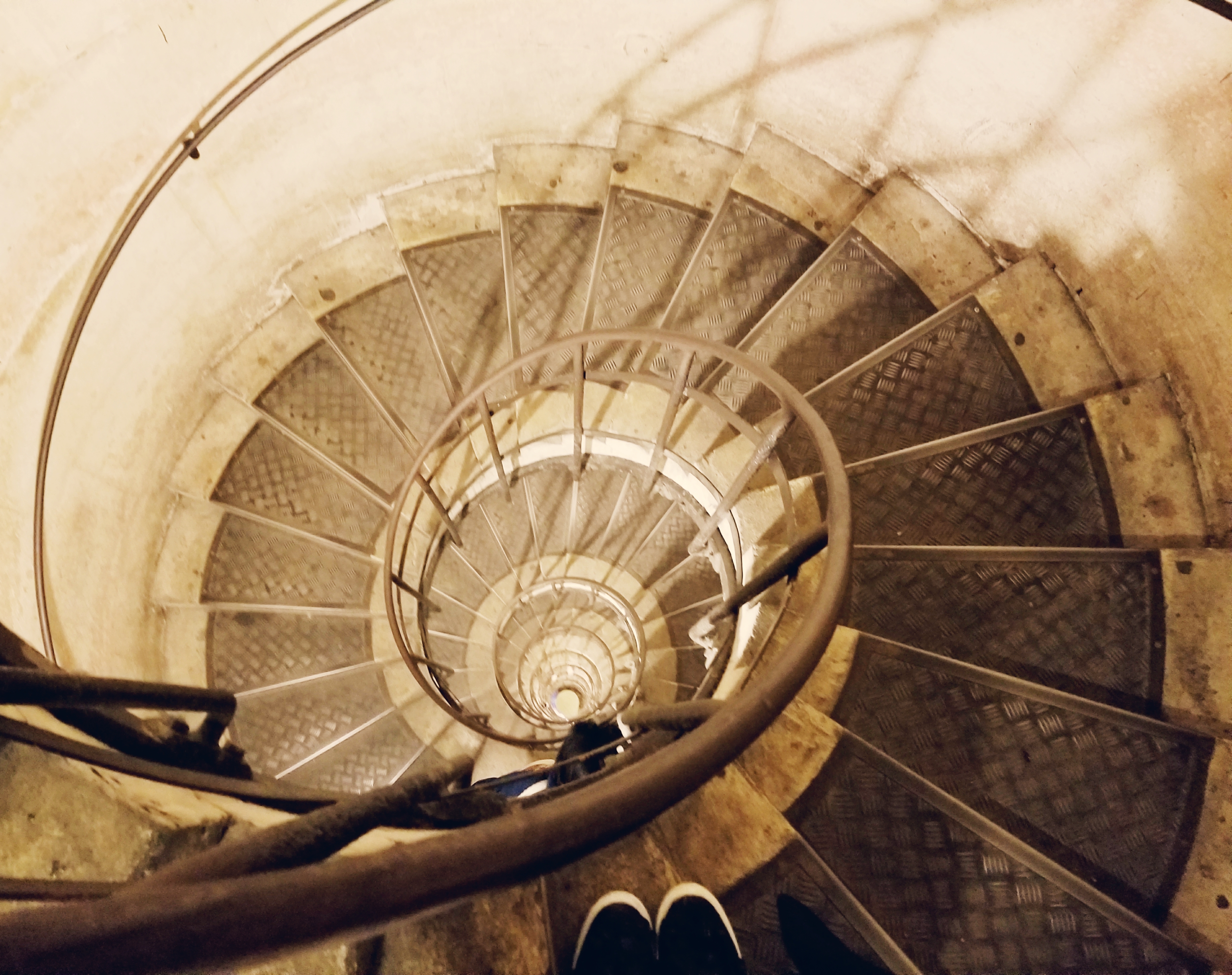 Lizzie does Paris - spiral staircase Arc du Triomphe