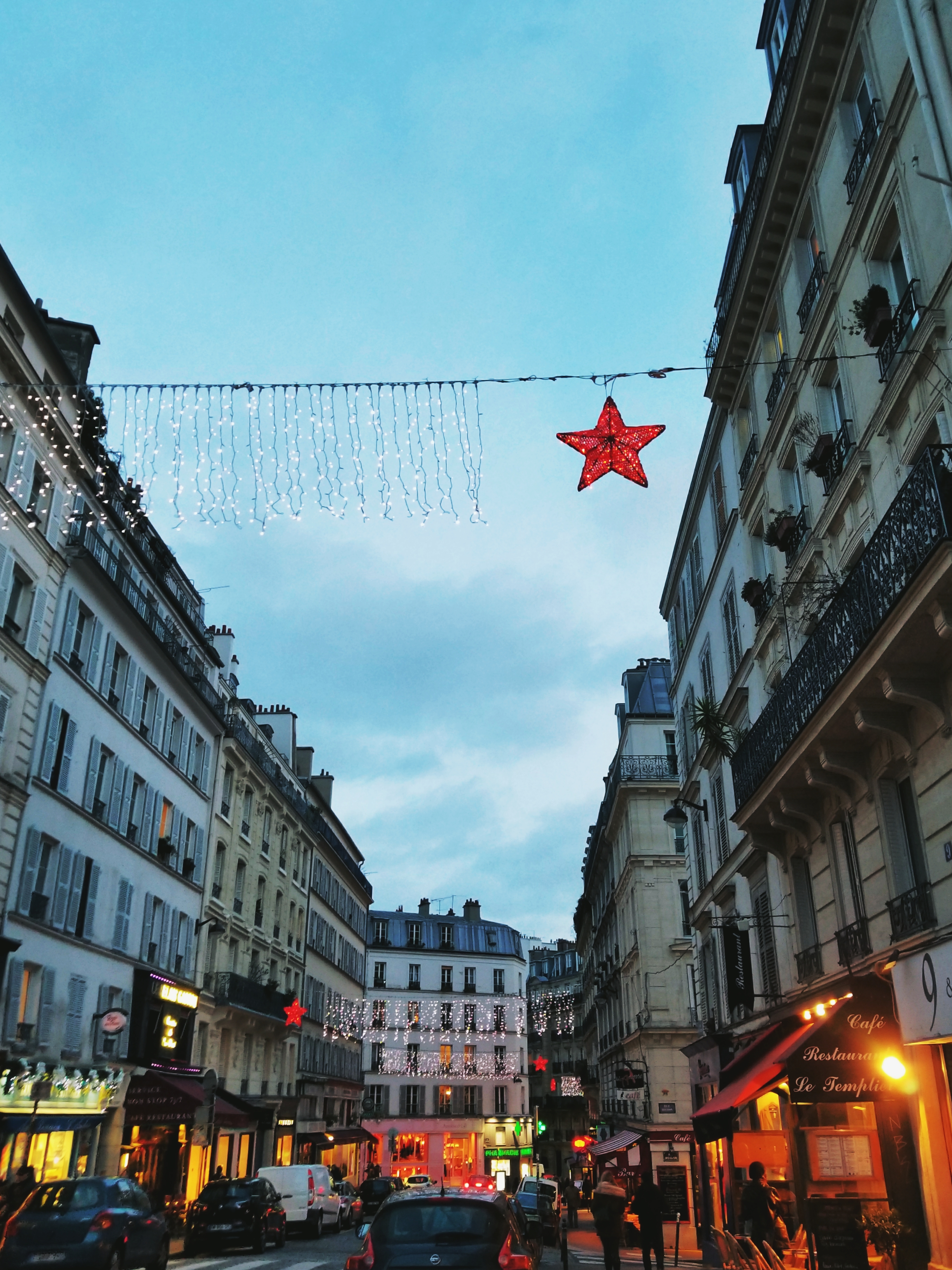 Lizzie does Paris - Montmarte Village