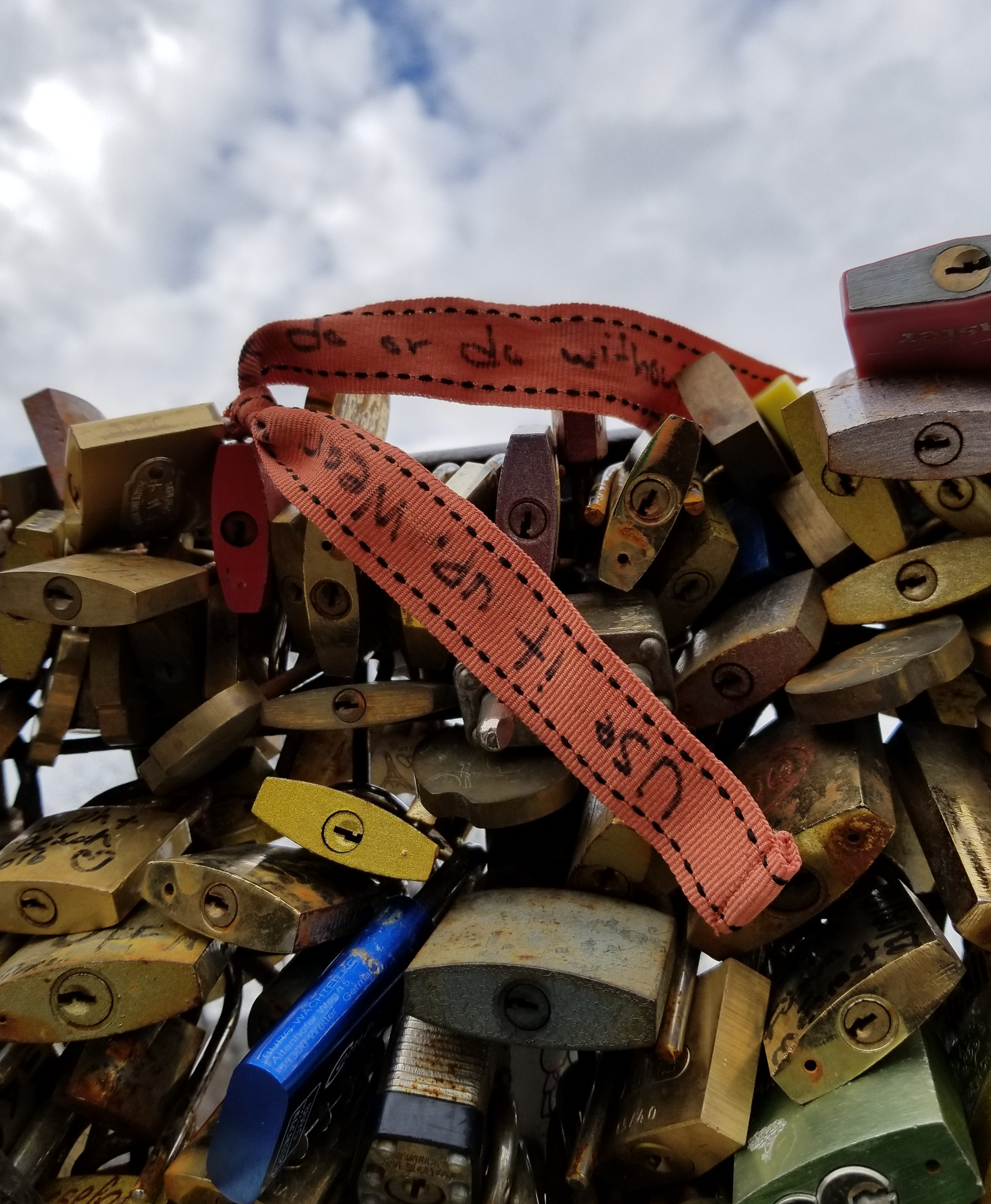 Lizzie Does Paris - Love Bridge locks