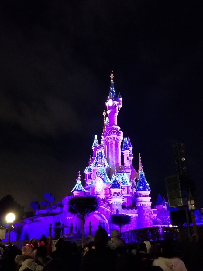 Lizzie does disneyland Paris 