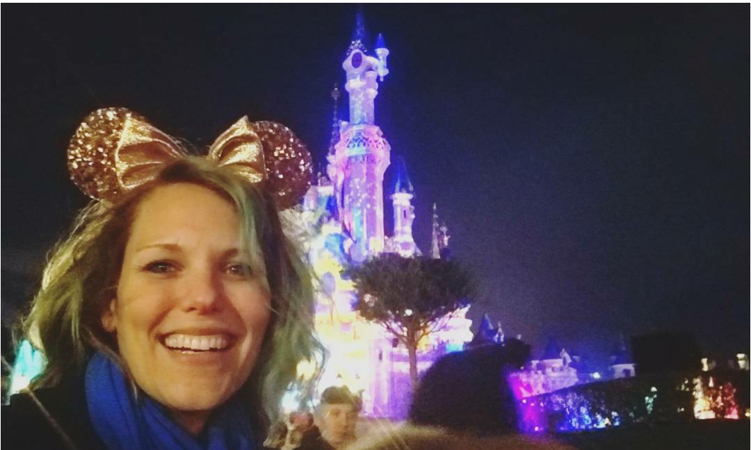 Lizzie Does Disneyland paris - Sleeping Beauty's Castle