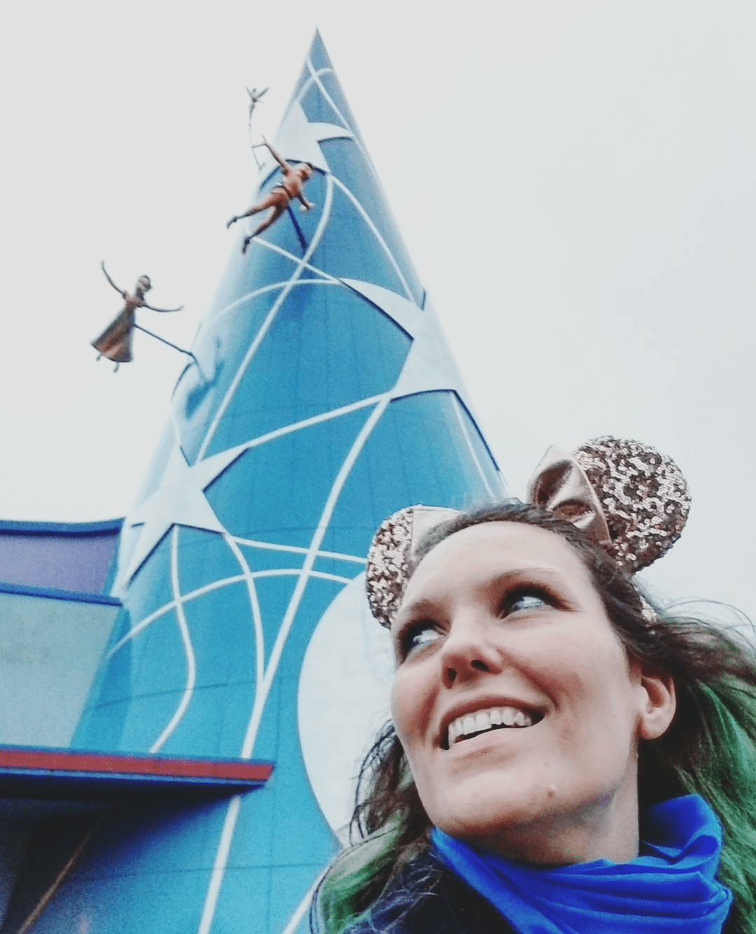 Lizzie does disneyland Paris
